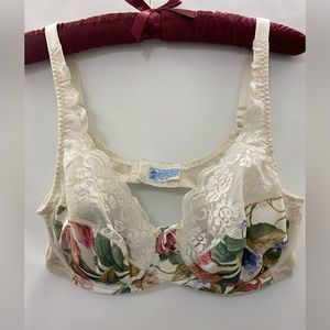 ❌SOLD❌Vintage cream Maidenform bra with lace top cup & floral print bottom cup